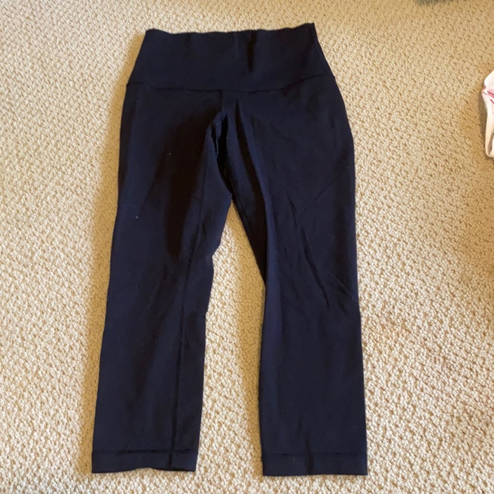 Black Lulu Lemon Cropped Leggings